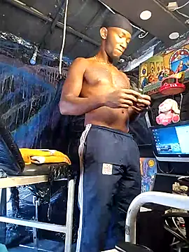 Snapshot of Jhoan_Simply chatting on 2, 12, 2025 Jhoan Simply online show from 2, 12, 2025