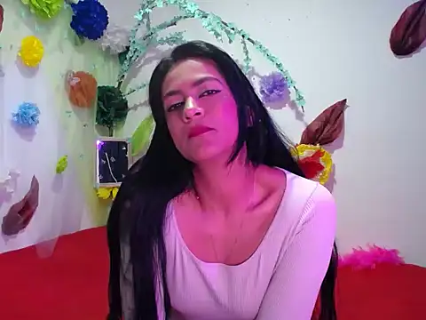 Snapshot of FernandaRui chatting on 8, 9, 2025 FernandaRui online show from 8, 9, 2025