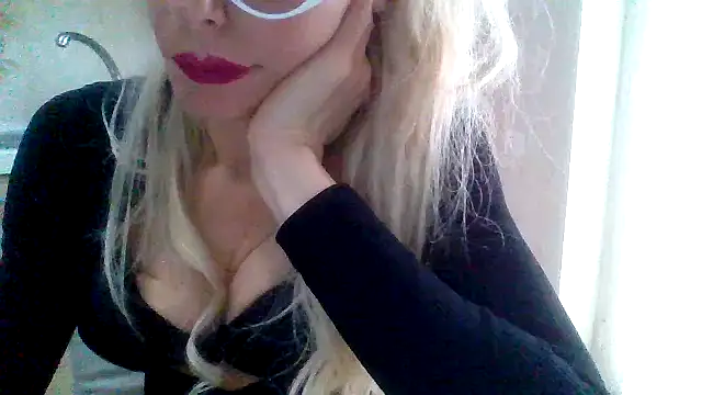 Snapshot of Kelly80 chatting on 22, 4, 2026 Kelly80 online show from 22, 4, 2026