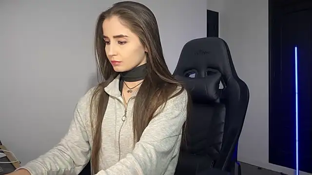 Snapshot of s_meow chatting on 10, 10, 2025 s meow online show from 10, 10, 2025