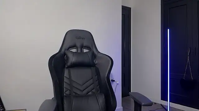 Snapshot of s_meow chatting on 28, 10, 2025 s meow online show from 28, 10, 2025