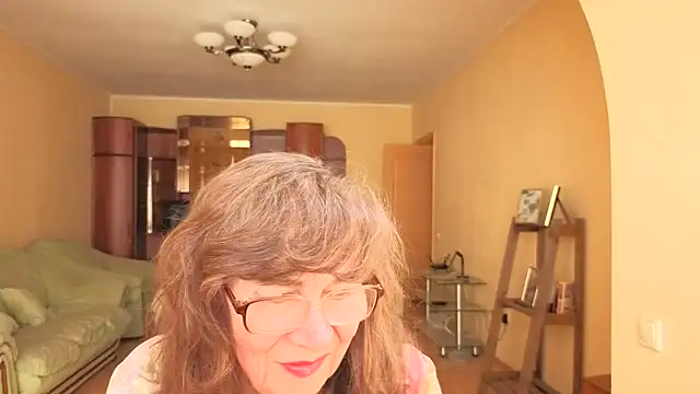 Betty Brick online show from 4, 5, 2026