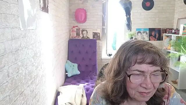 Betty Brick online show from 18, 5, 2026