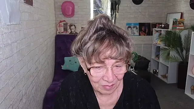 Betty Brick online show from 24, 5, 2026