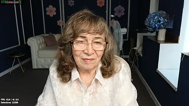 Snapshot of Betty_Brick chatting on 13, 7, 2026 Betty Brick online show from 13, 7, 2026
