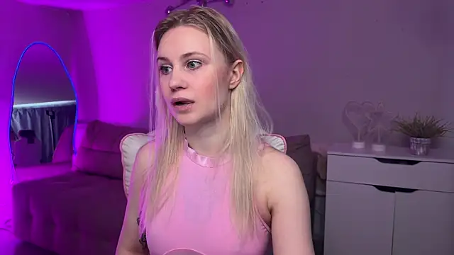 Sofia Kenwood online show from 30, 4, 2026
