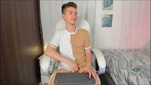 Snapshot of ThiagooJames chatting on 26, 9, 2025 ThiagooJames online show from 26, 9, 2025