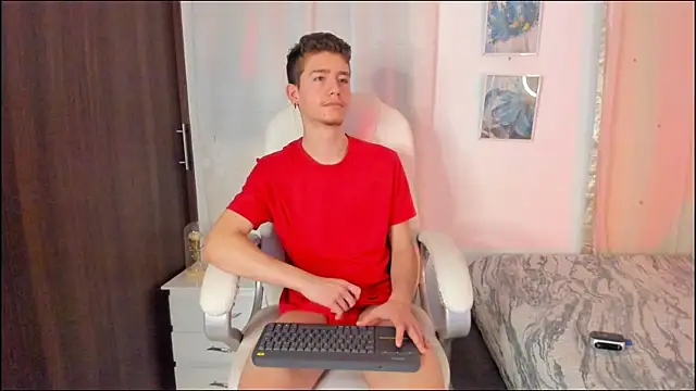 Snapshot of ThiagooJames chatting on 12, 10, 2025 ThiagooJames online show from 12, 10, 2025