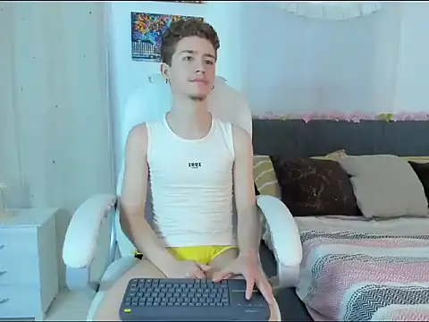 Snapshot of ThiagooJames chatting on 24, 11, 2025 ThiagooJames online show from 24, 11, 2025