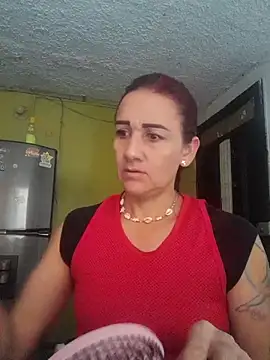 Snapshot of darling_hott chatting on 19, 11, 2025 darling hott online show from 19, 11, 2025