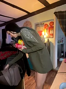 Snapshot of Seductively4_20 chatting on 19, 11, 2025 Seductively4 20 online show from 19, 11, 2025