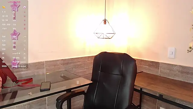 Snapshot of LussieWillow chatting on 15, 9, 2025 LussieWillow online show from 15, 9, 2025