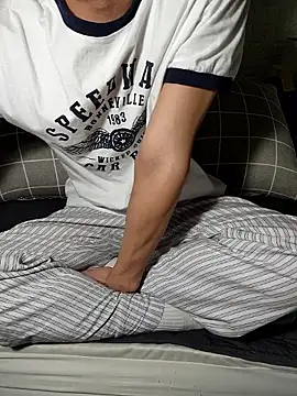 Snapshot of icejuljulju chatting on 4, 12, 2025 icejuljulju online show from 4, 12, 2025