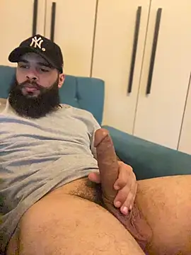 Snapshot of Min-- chatting on 16, 12, 2025 Min-- online show from 16, 12, 2025