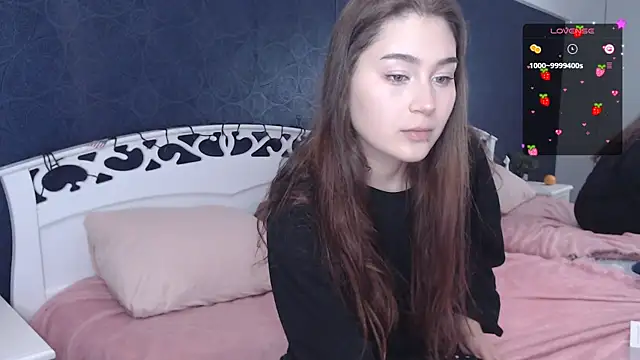 Snapshot of Lili_Luuu chatting on 1, 10, 2025 Lili Luuu online show from 1, 10, 2025