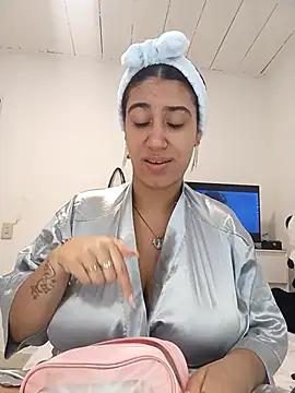 Samantha hotly online show from 14, 1, 2026