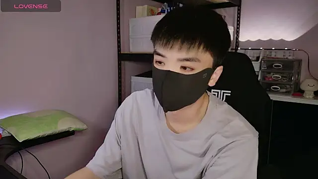 Snapshot of doggyman523 chatting on 14, 11, 2025 doggyman523 online show from 14, 11, 2025