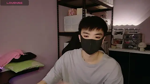 Snapshot of doggyman523 chatting on 24, 11, 2025 doggyman523 online show from 24, 11, 2025