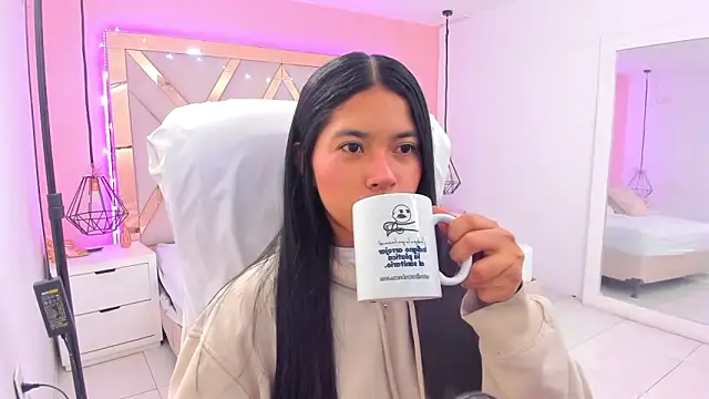 samantaa shy online show from 14, 4, 2026