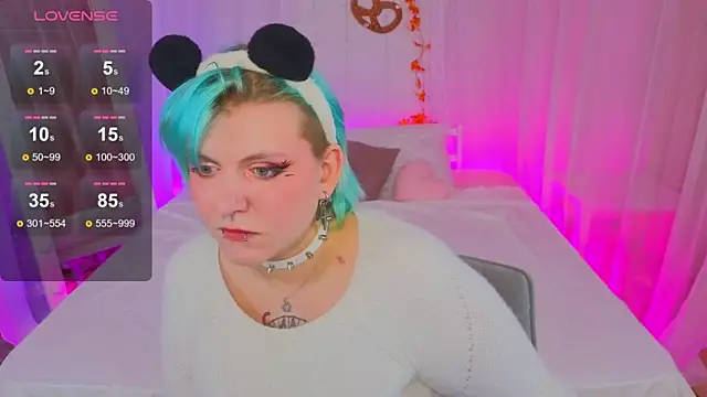 Snapshot of bluelunaray chatting on 19, 9, 2025 bluelunaray online show from 19, 9, 2025