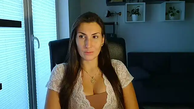 Snapshot of DonnaAmore chatting on 12, 10, 2025 DonnaAmore online show from 12, 10, 2025