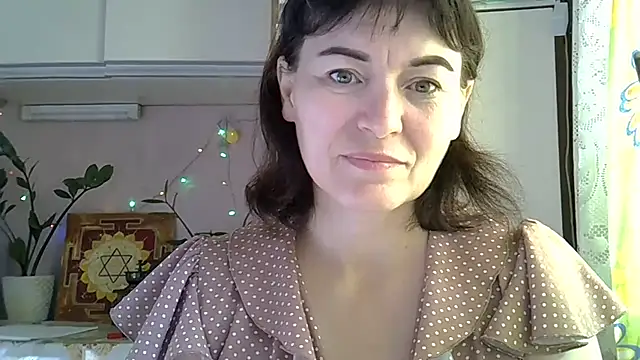 Krystal 82 online show from 23, 9, 2025