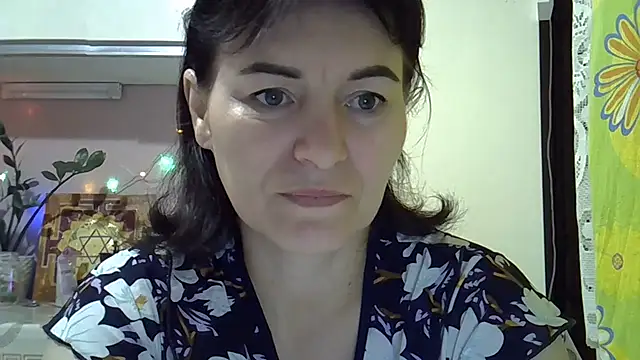 Krystal 82 online show from 28, 9, 2025