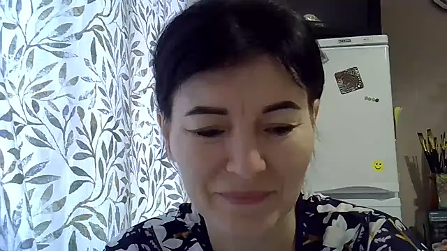 Krystal 82 online show from 3, 12, 2025