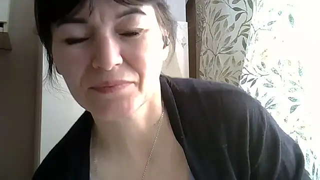 Krystal 82 online show from 3, 2, 2026