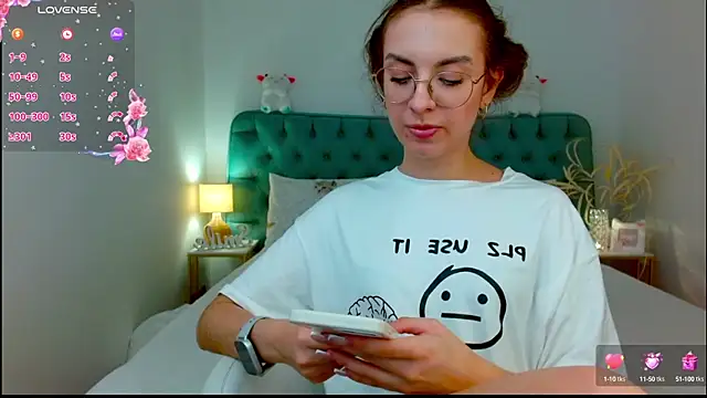 Snapshot of Real_cutie1 chatting on 12, 9, 2025 Real cutie1 online show from 12, 9, 2025