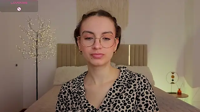 Real cutie1 online show from 26, 5, 2026