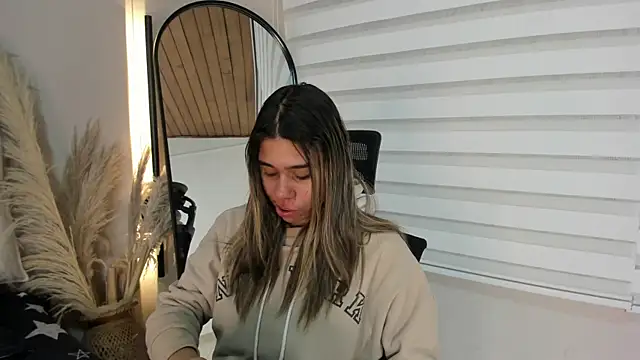 Snapshot of Rachell_criss chatting on 28, 10, 2025 Rachell criss online show from 28, 10, 2025