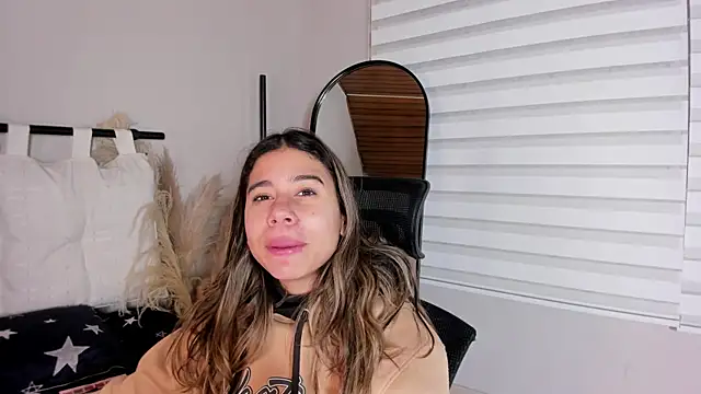 Snapshot of Rachell_criss chatting on 6, 11, 2025 Rachell criss online show from 6, 11, 2025