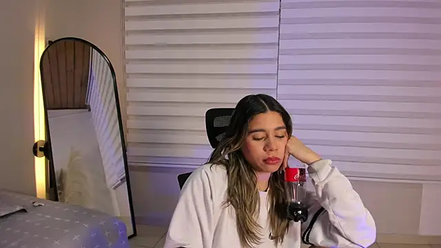 Snapshot of Rachell_criss chatting on 9, 11, 2025 Rachell criss online show from 9, 11, 2025