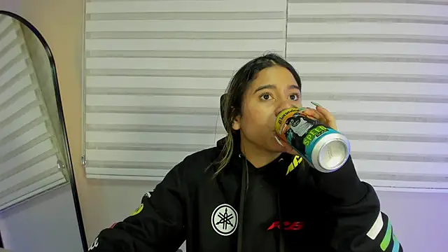 Snapshot of Rachell_criss chatting on 15, 11, 2025 Rachell criss online show from 15, 11, 2025