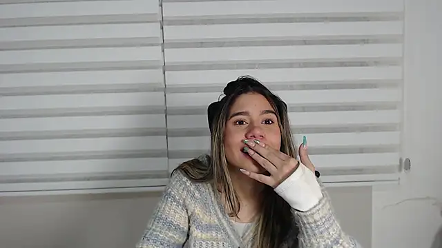 Snapshot of Rachell_criss chatting on 25, 11, 2025 Rachell criss online show from 25, 11, 2025