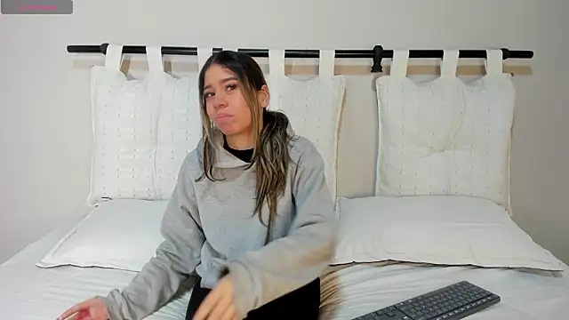 Snapshot of Rachell_criss chatting on 15, 1, 2026 Rachell criss online show from 15, 1, 2026