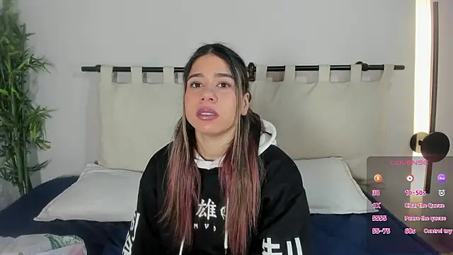 Snapshot of Rachell_criss chatting on 7, 2, 2026 Rachell criss online show from 7, 2, 2026