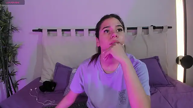 Snapshot of Rachell_criss chatting on 28, 2, 2026 Rachell criss online show from 28, 2, 2026