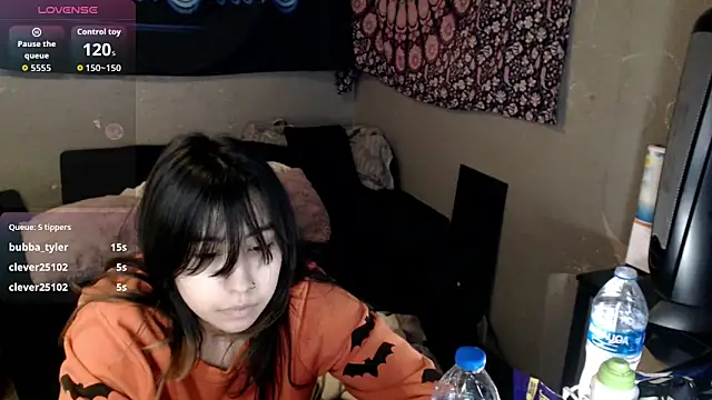 Snapshot of London_Ray chatting on 27, 10, 2025 London Ray online show from 27, 10, 2025