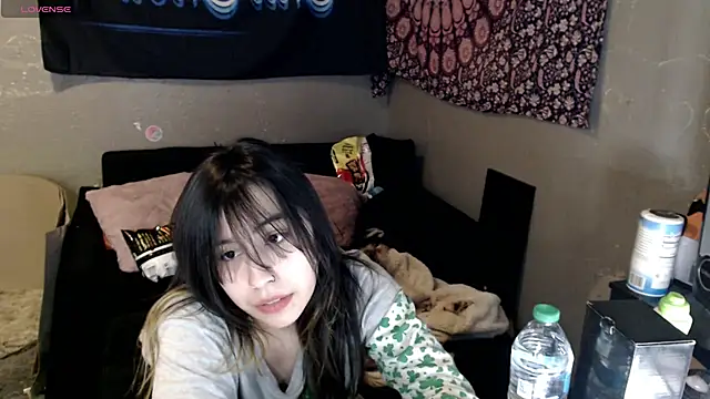 Snapshot of London_Ray chatting on 2, 11, 2025 London Ray online show from 2, 11, 2025