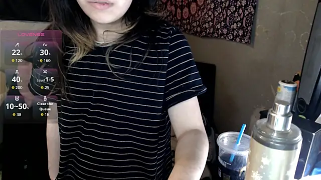 Snapshot of London_Ray chatting on 8, 11, 2025 London Ray online show from 8, 11, 2025