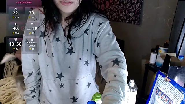 Snapshot of London_Ray chatting on 5, 12, 2025 London Ray online show from 5, 12, 2025