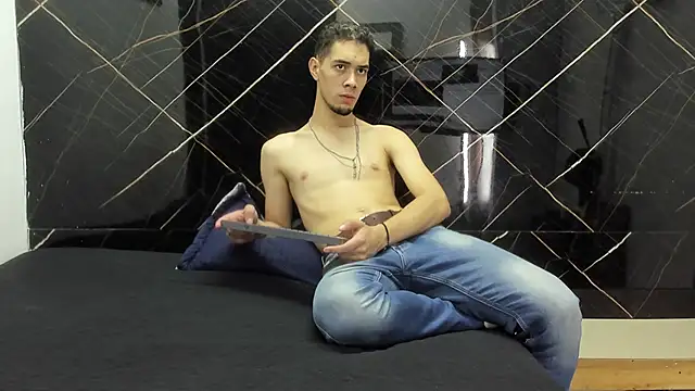  Axel 09 online show from 9, 4, 2026