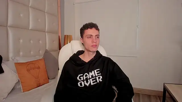 Snapshot of dark_sun302 chatting on 8, 9, 2025 dark sun302 online show from 8, 9, 2025