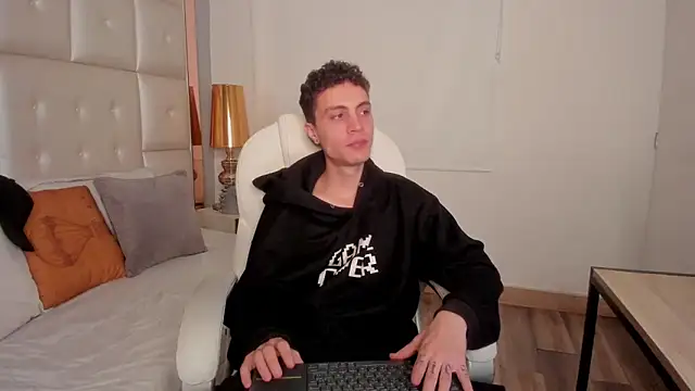 Snapshot of dark_sun302 chatting on 10, 9, 2025 dark sun302 online show from 10, 9, 2025