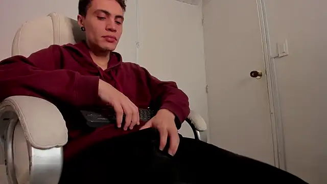 Snapshot of dark_sun302 chatting on 13, 9, 2025 dark sun302 online show from 13, 9, 2025