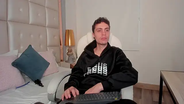 Snapshot of dark_sun302 chatting on 28, 9, 2025 dark sun302 online show from 28, 9, 2025