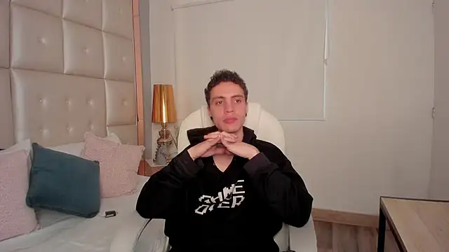 Snapshot of dark_sun302 chatting on 2, 10, 2025 dark sun302 online show from 2, 10, 2025