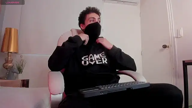 Snapshot of dark_sun302 chatting on 12, 10, 2025 dark sun302 online show from 12, 10, 2025